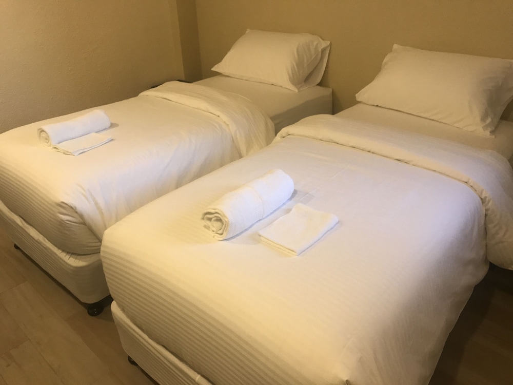 Standard Twin Room - Photo 1