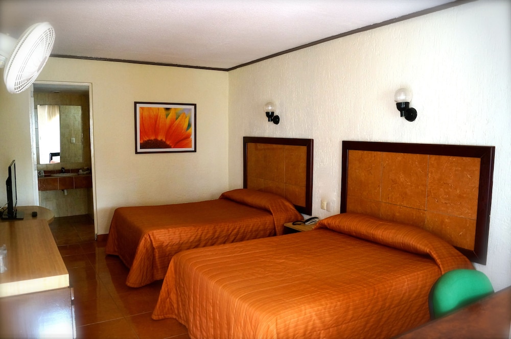 Double Room - Photo 7