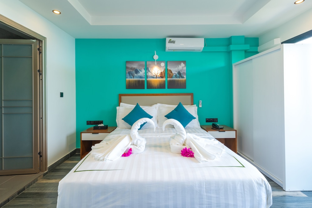 Deluxe Room, 1 Queen Bed