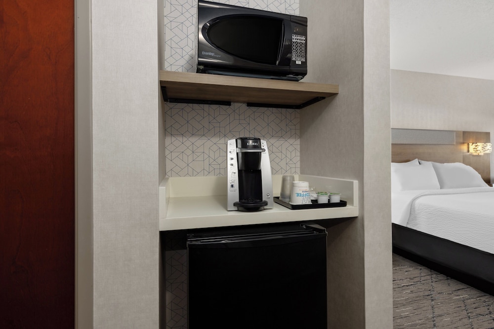 Suite, 1 King Bed (High Floor, Walk-In Shower) - Photo 3