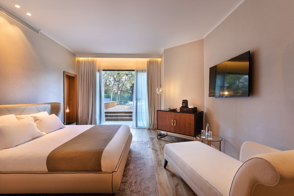 Terrace Suite with Pool