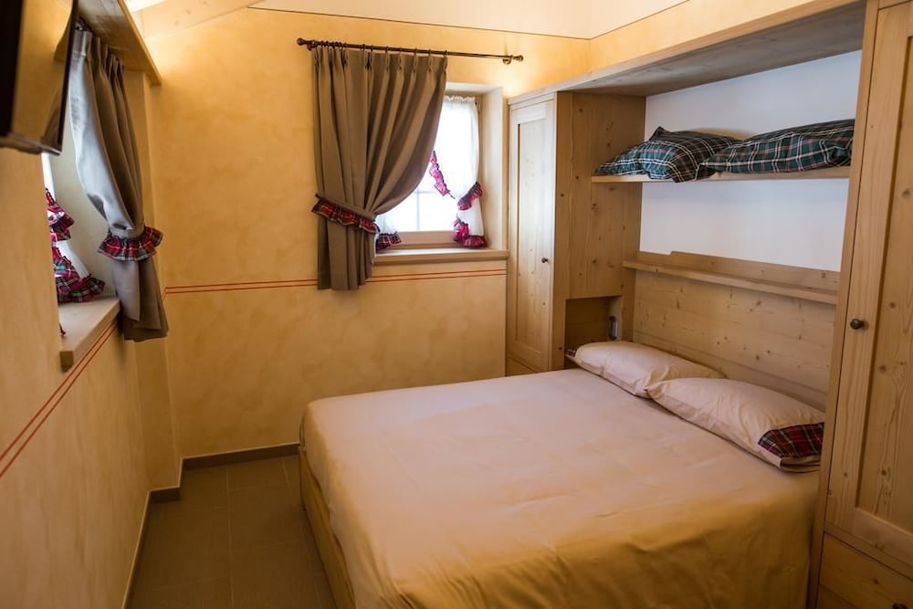 Room, 1 Double Bed with Sofa bed photo 1