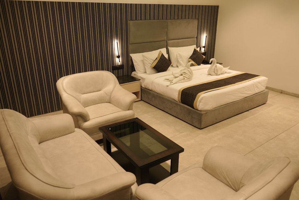 Junior Studio Suite