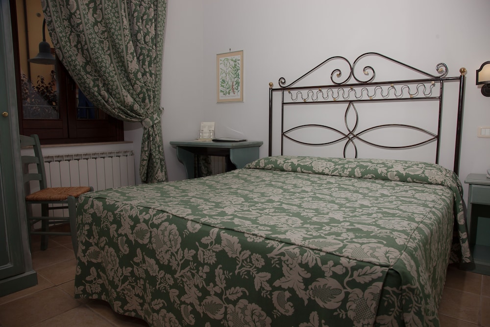 Standard Room photo 2