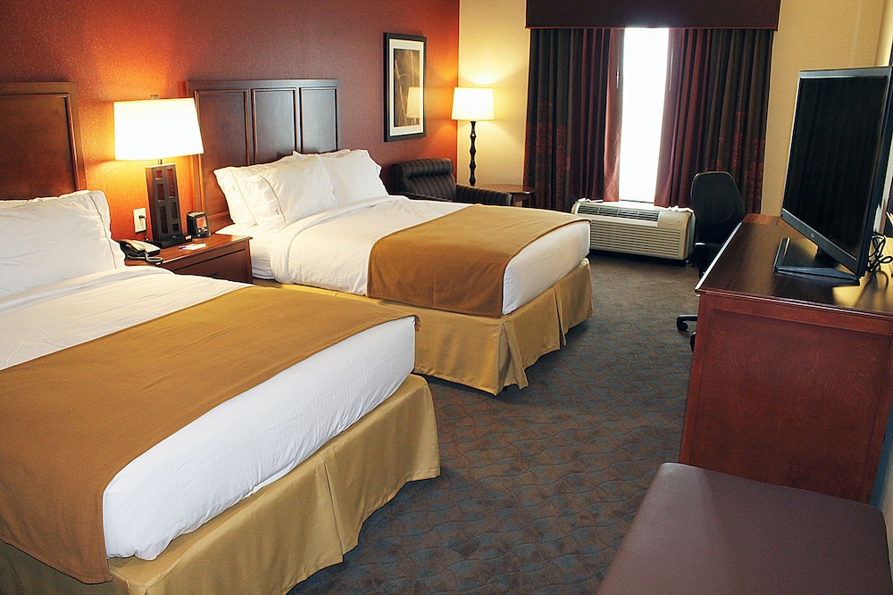 Standard Room, 2 Queen Beds, Accessible (Mobility, Roll-In Shower)