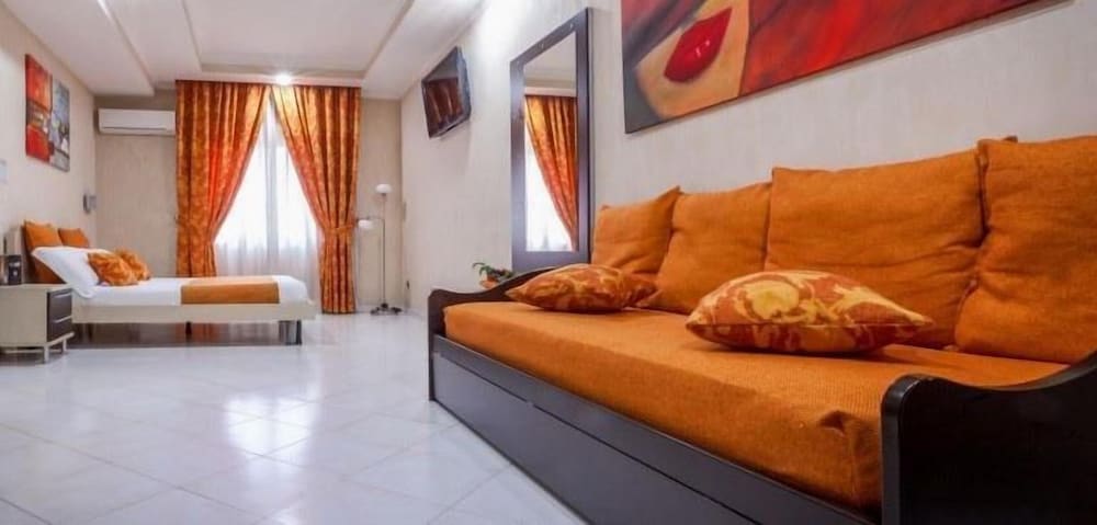 Comfort Triple Room, 1 Bedroom, Non Smoking, Ensuite - Photo 1