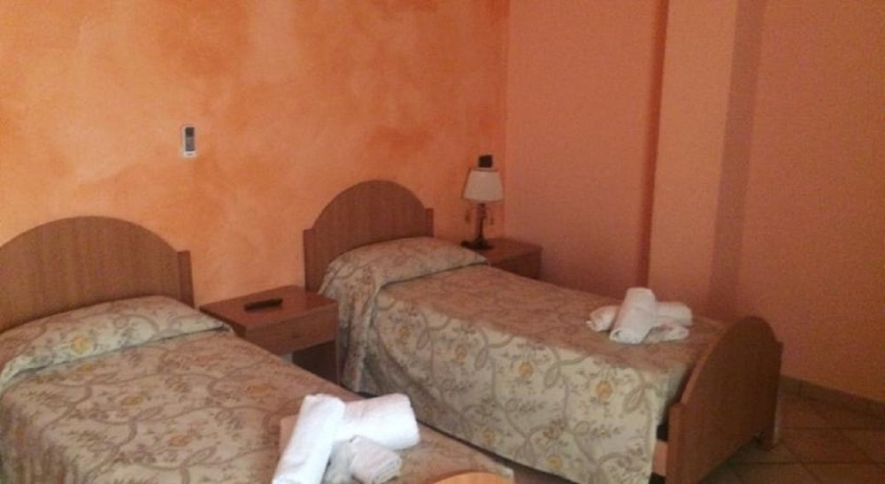 Double Or Twin Room photo 3