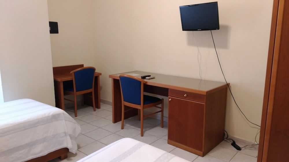 Basic Twin Room photo 2