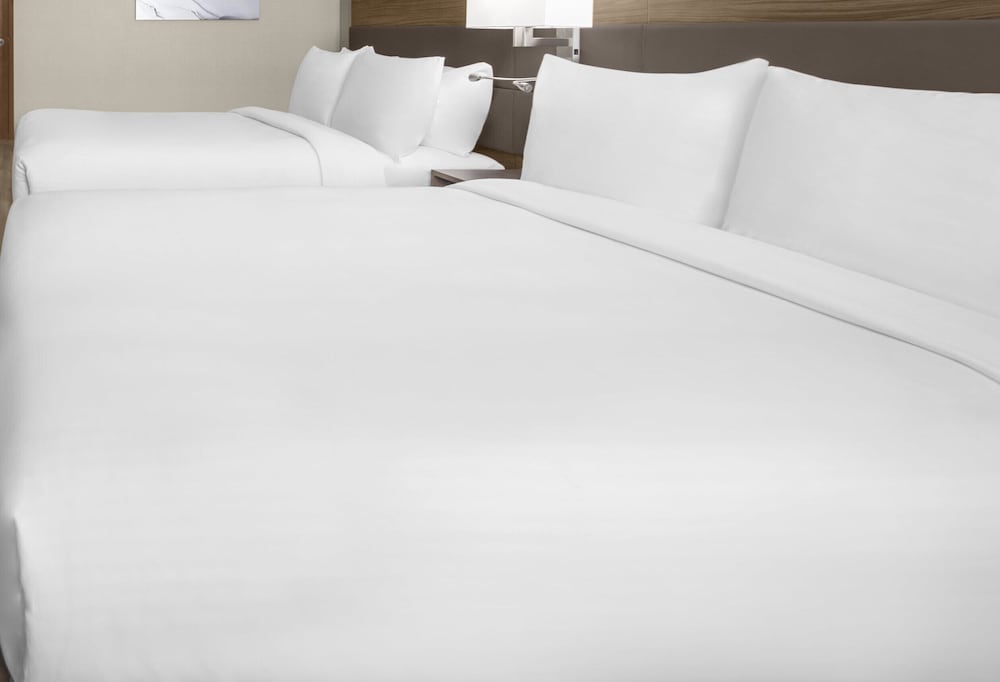 Room, 2 Queen Beds, Accessible, Bathtub (Mobility)