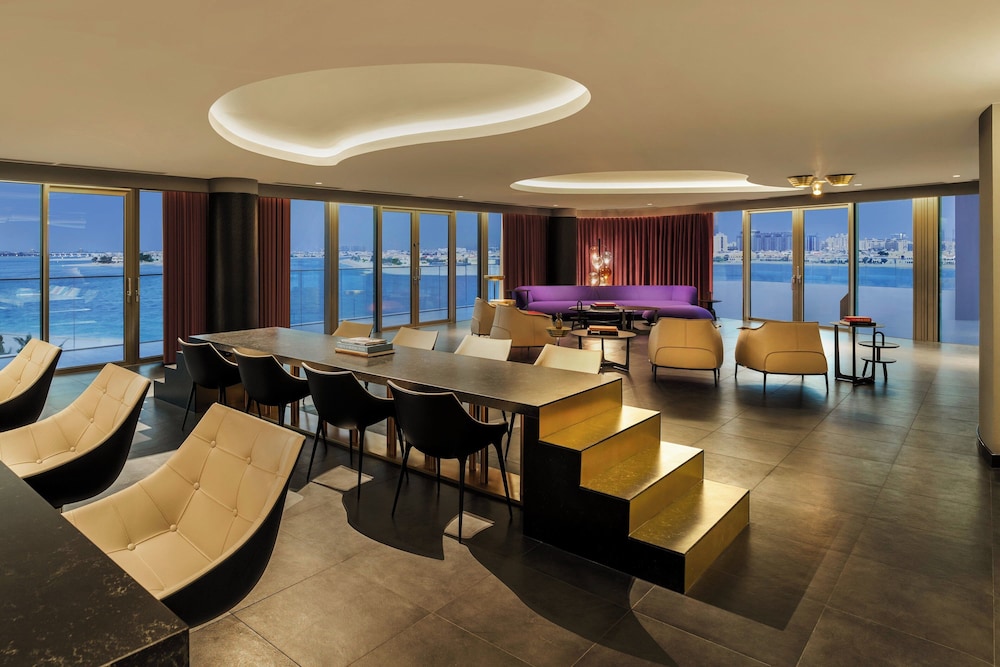 WOW Suite, 1 Bedroom Suite, 1 King, Skyline View, Terrace