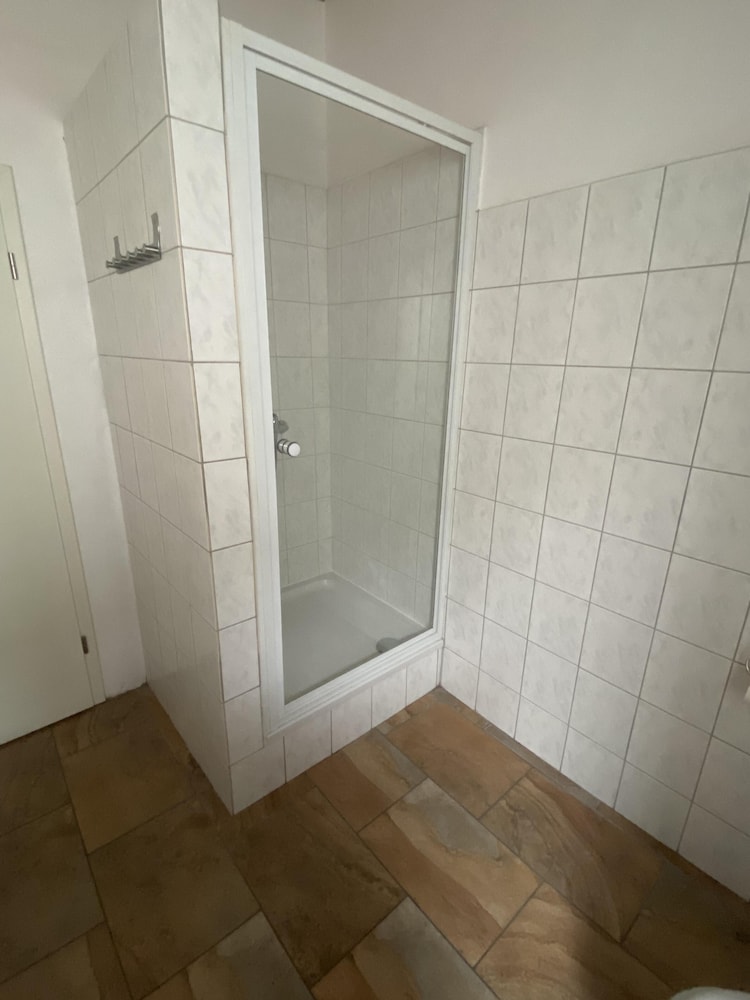 Economy Double or Twin Room, Shared Bathroom photo 3