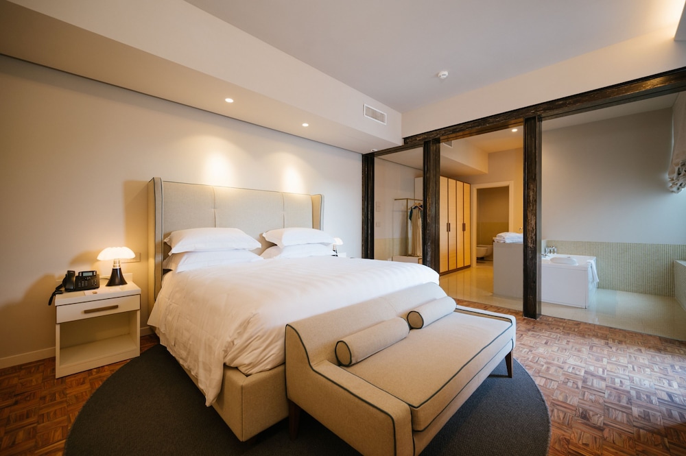 Luxury Condo photo 1