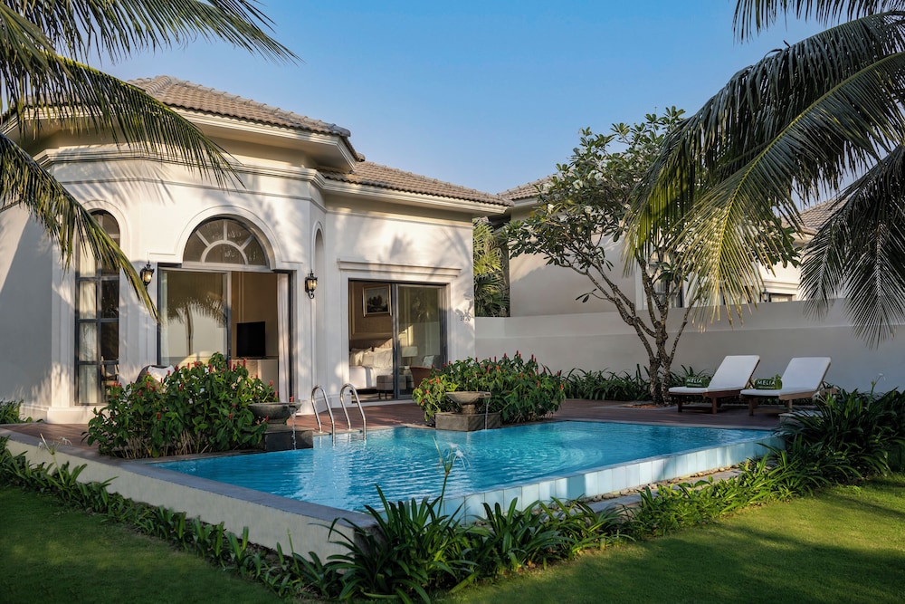 The Level 3-Bedroom Villa Ocean View with Private Pool