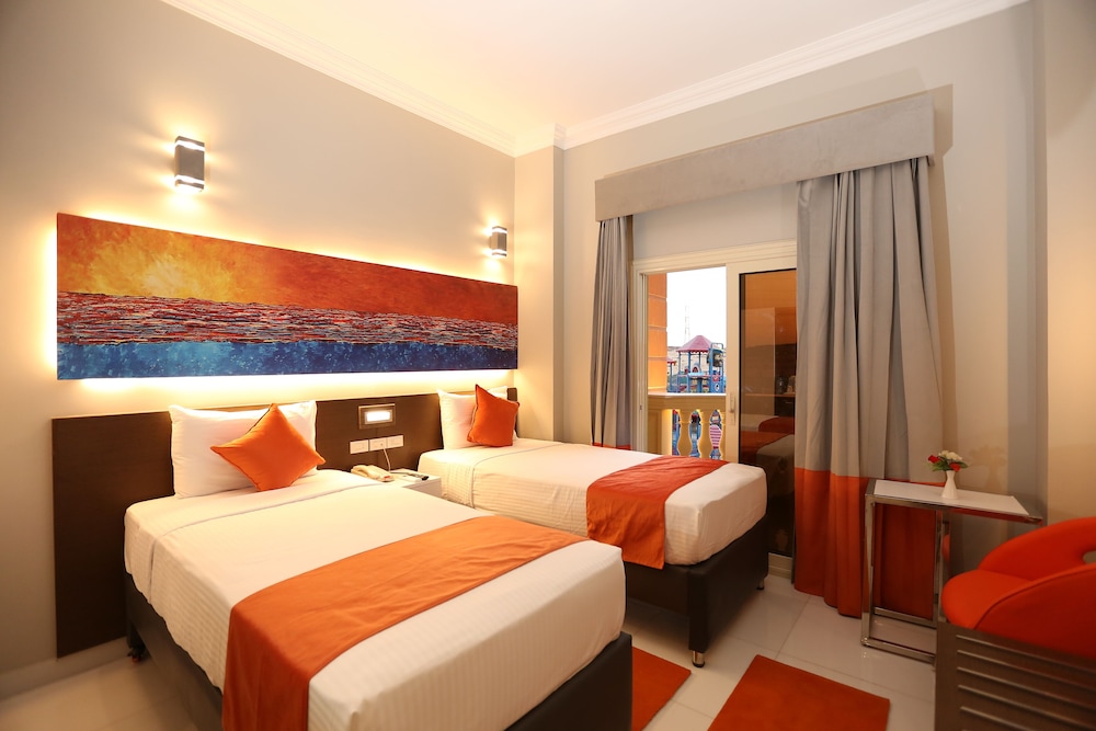 Superior Double or Twin Room City view - Photo 3