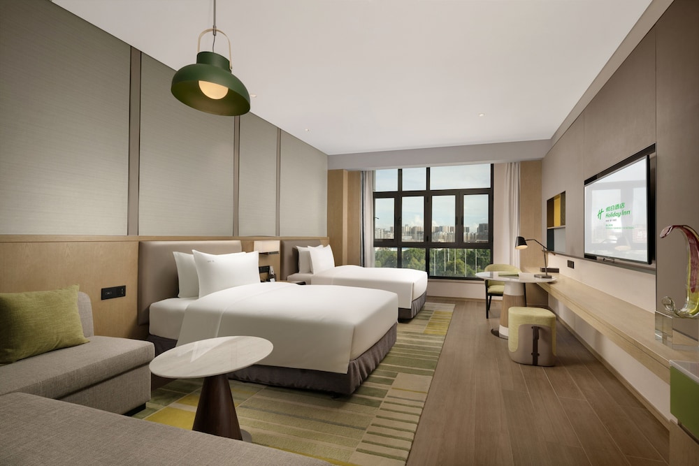 Premium Room, Multiple Beds - Photo 2