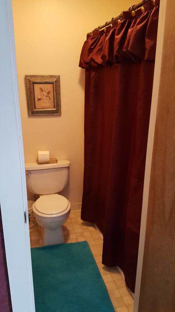 Superior Room, 1 Queen Bed, Refrigerator (Victorian Room) photo 2
