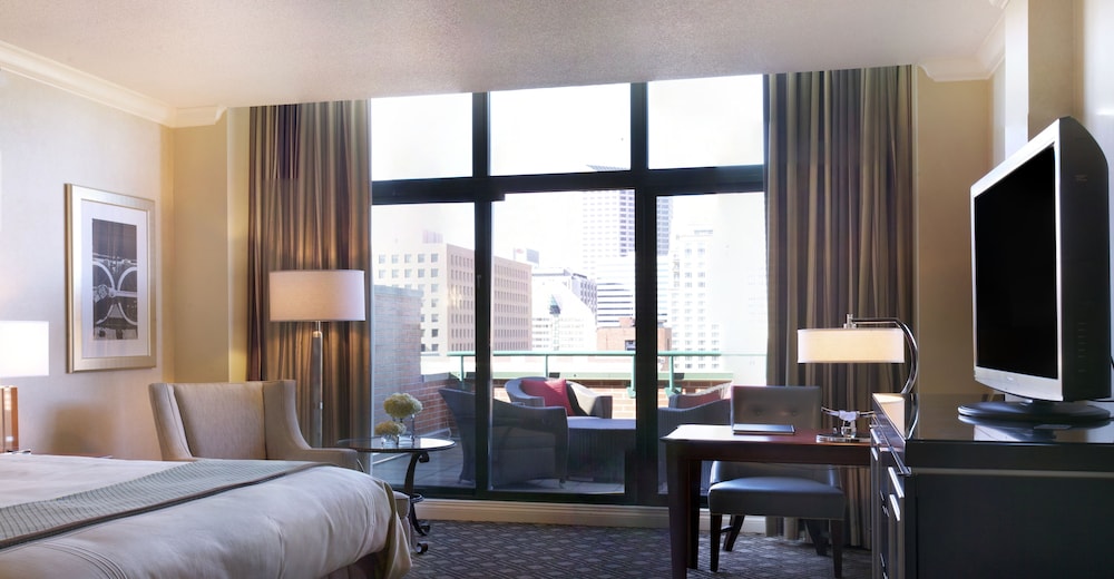 Premier Room, 1 King Bed, City View - Photo 2