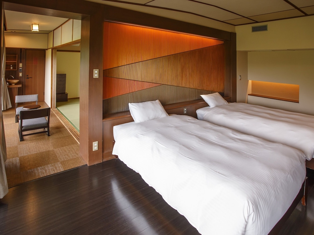 Vegetarian Meal - Breakfast and Dinner included Suite room with Indoor bath - Annex photo 2