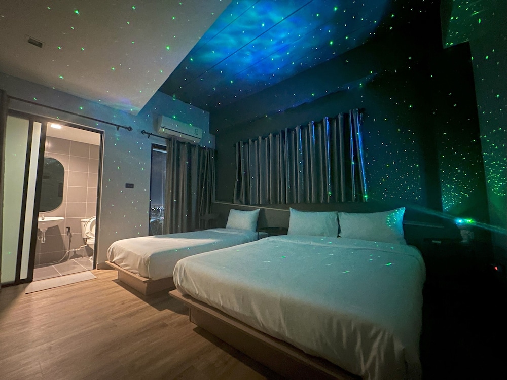 Family Room, Multiple Beds