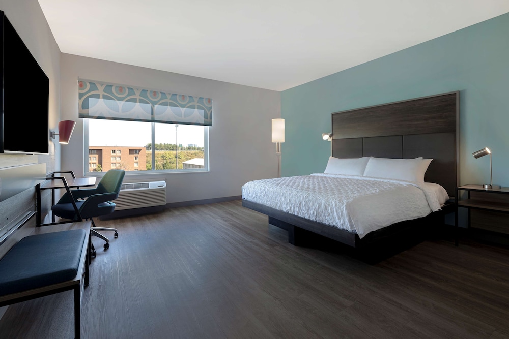 Room, 1 King Bed, Accessible, Bathtub - Photo 2