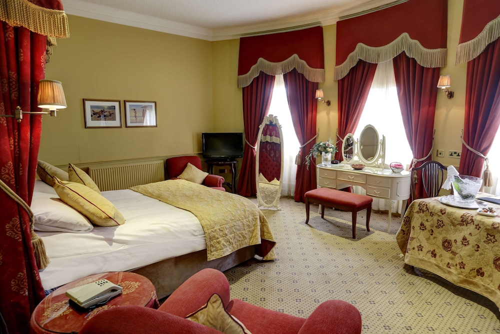 Suite, 1 Queen Bed, Non Smoking - Photo 10
