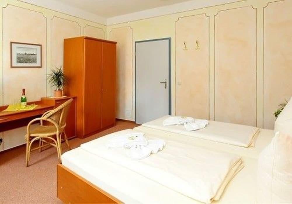 Classic Double Room photo 3