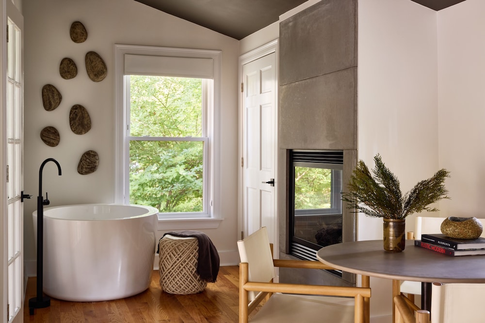 Premium King Cabin