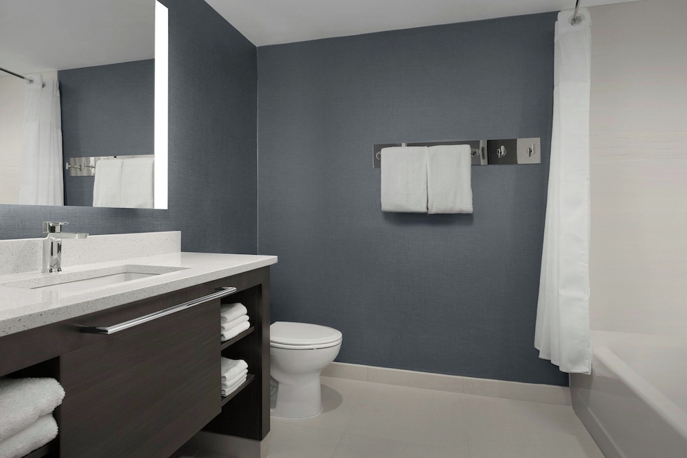 Suite, 1 Bedroom - Photo 5