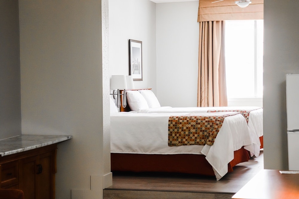 Suite, 2 Queen Beds, Non Smoking (Efficiency) - Photo 3