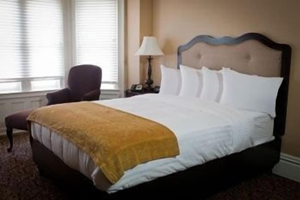 Standard Room, 1 Queen Bed (Fifth Avenue House) photo 2