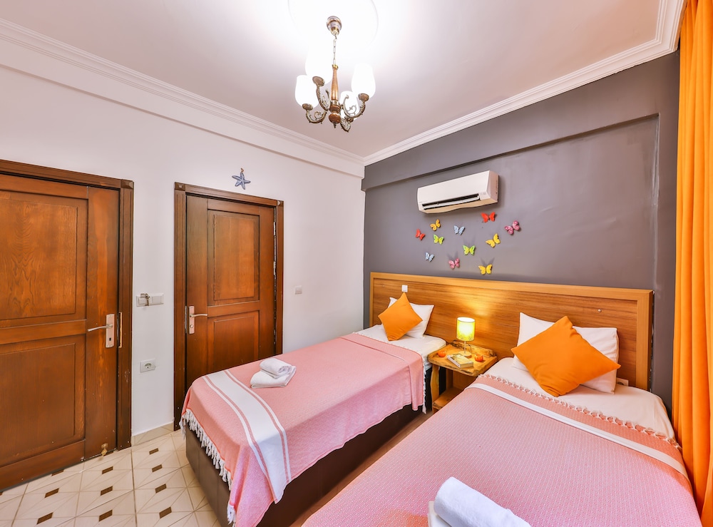 Twin Room - Photo 3