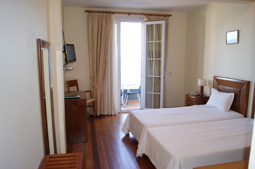 Double or Twin Room, Ocean View photo 2