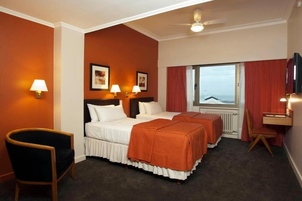 Classic Double Room, 2 Twin Beds, Ocean View photo 2