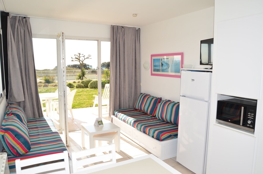 Comfort Apartment, Private Bathroom, Sea View (C005)