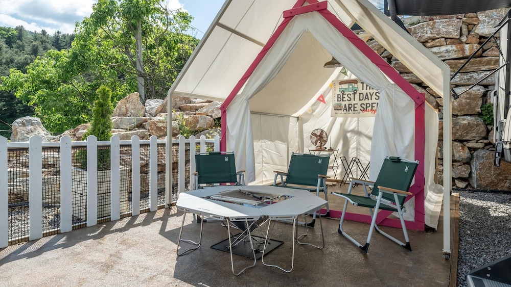 Basic Room, 1 Bedroom (Caravan USA 12 (BBQ,Pet-Friedly)) - Photo 4