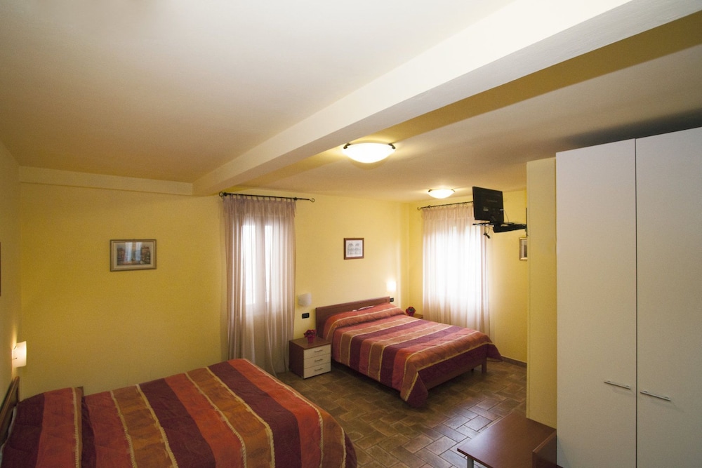 Quadruple Room photo 1