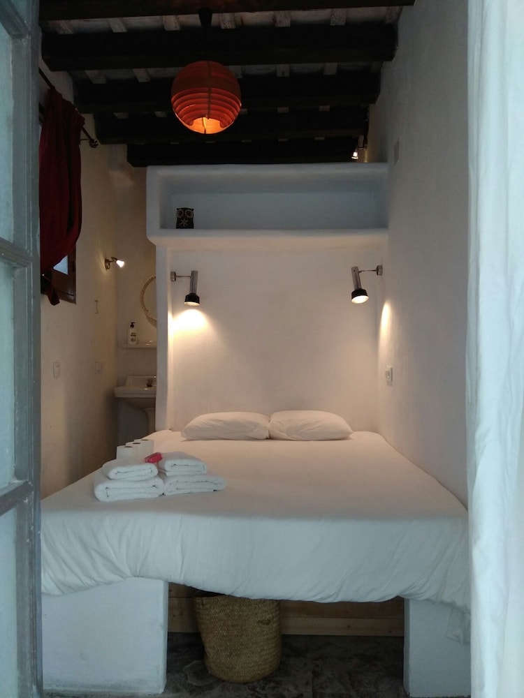 Economy Apartment, 2 Bedrooms, Ground Floor photo 2