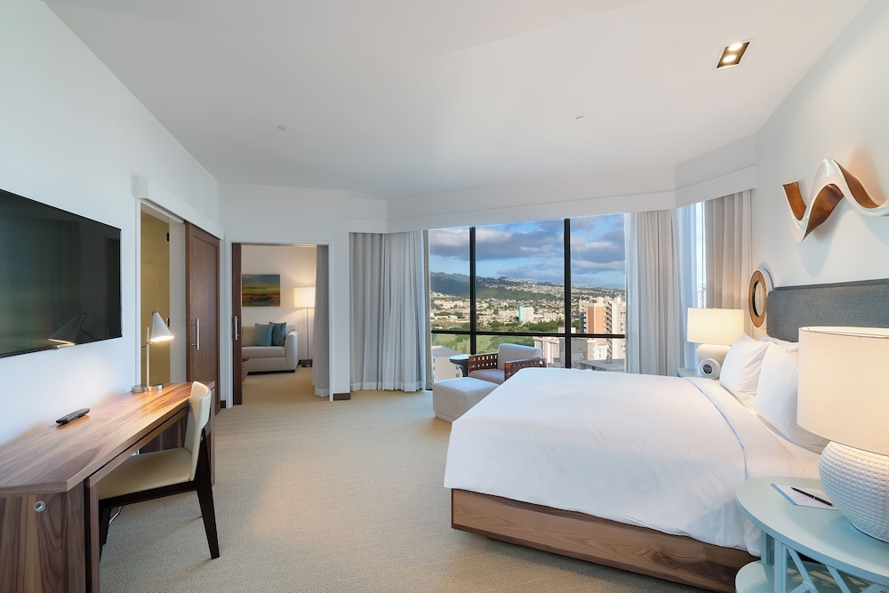 Suite, 1 King Bed with Sofa bed, City View