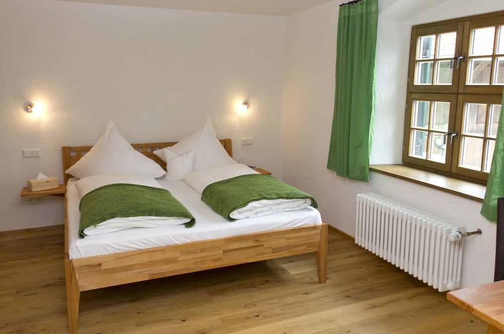 Room, 1 Queen Bed photo 2
