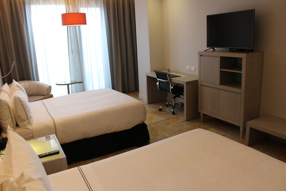 Superior Single Room, 2 Double Beds photo 2