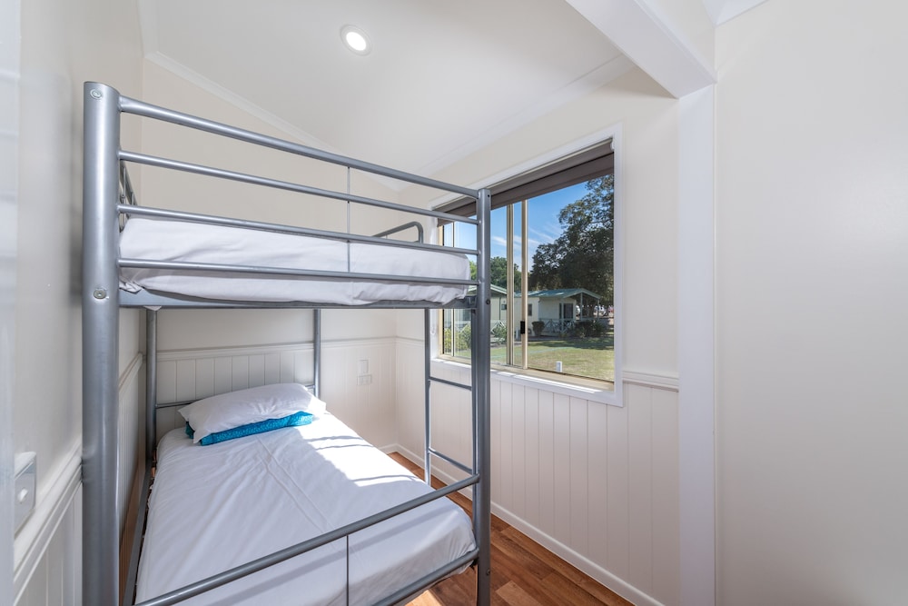 Open Plan Easy Access Cabin photo 3