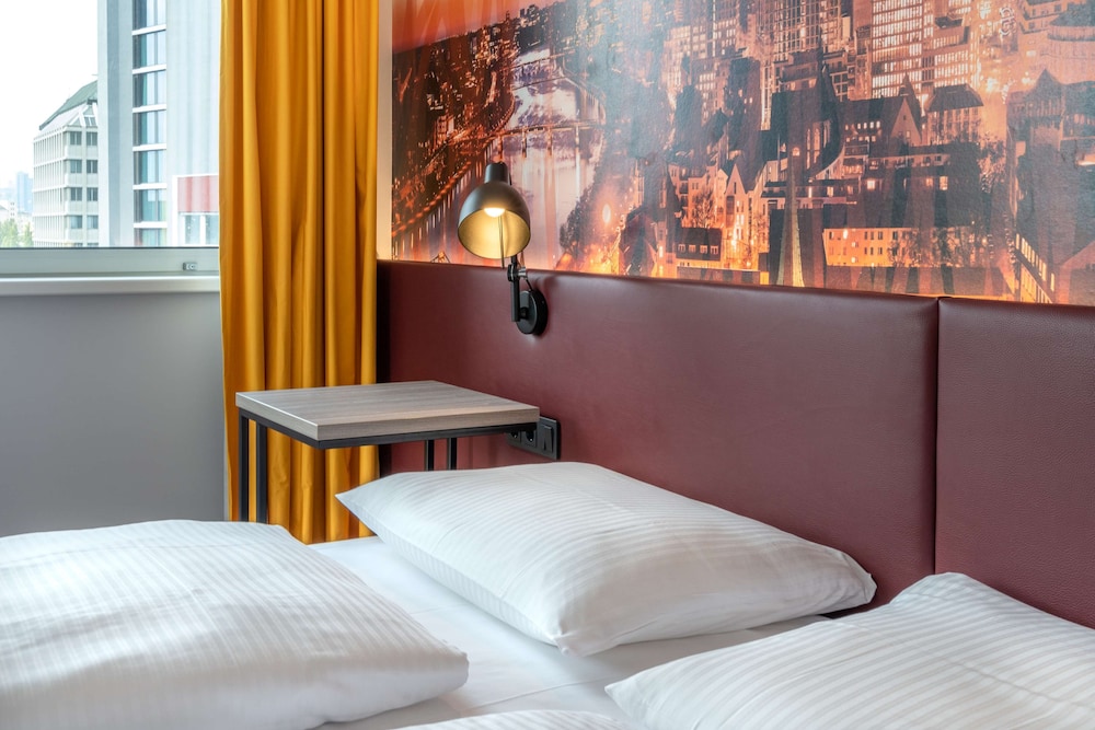 Standard Room, 1 King Bed - Photo 1