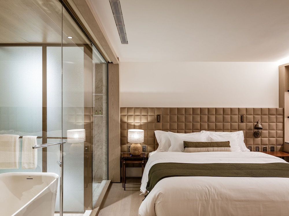 Deluxe Apartment with Two Twin Beds (Non Smoking) thumbnail 5