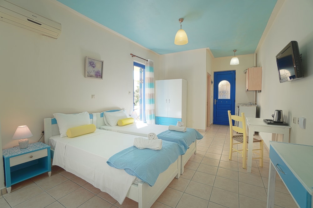 Triple Room with Terrace - Photo 2