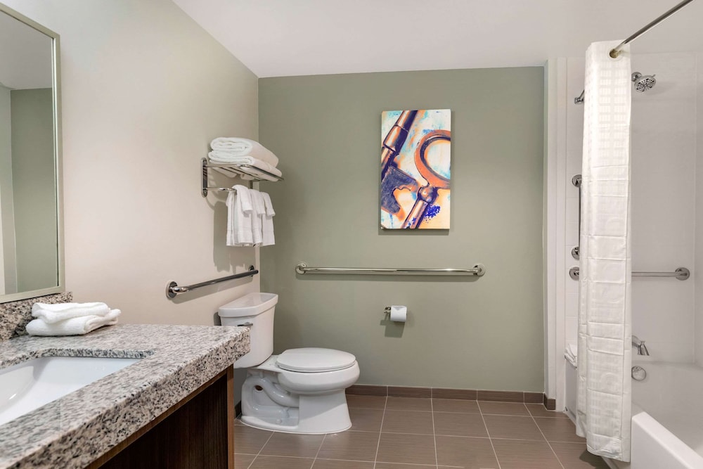 Suite, Multiple Beds, Accessible, Non Smoking (Hearing Accessible) - Photo 6