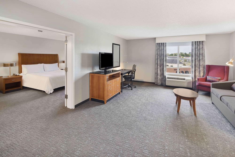 1 King Bed with 1 Bedroom Suite with Sofa Bed - Photo 1