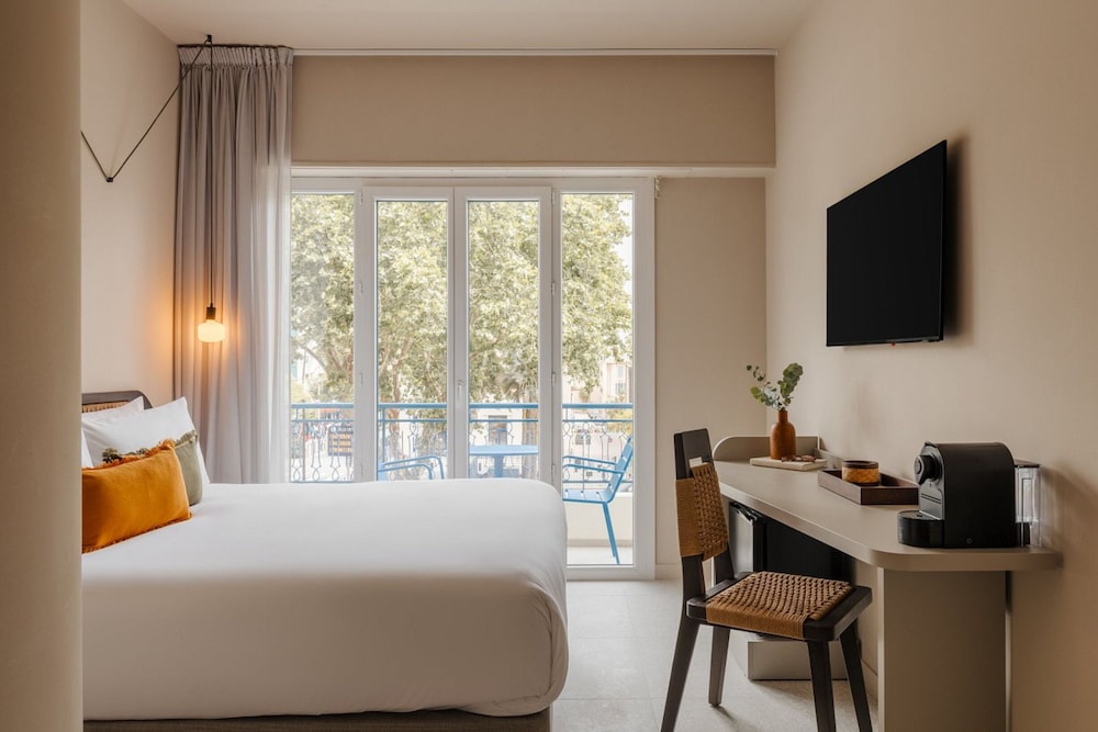Double Room Single Use, 1 King Bed, Balcony