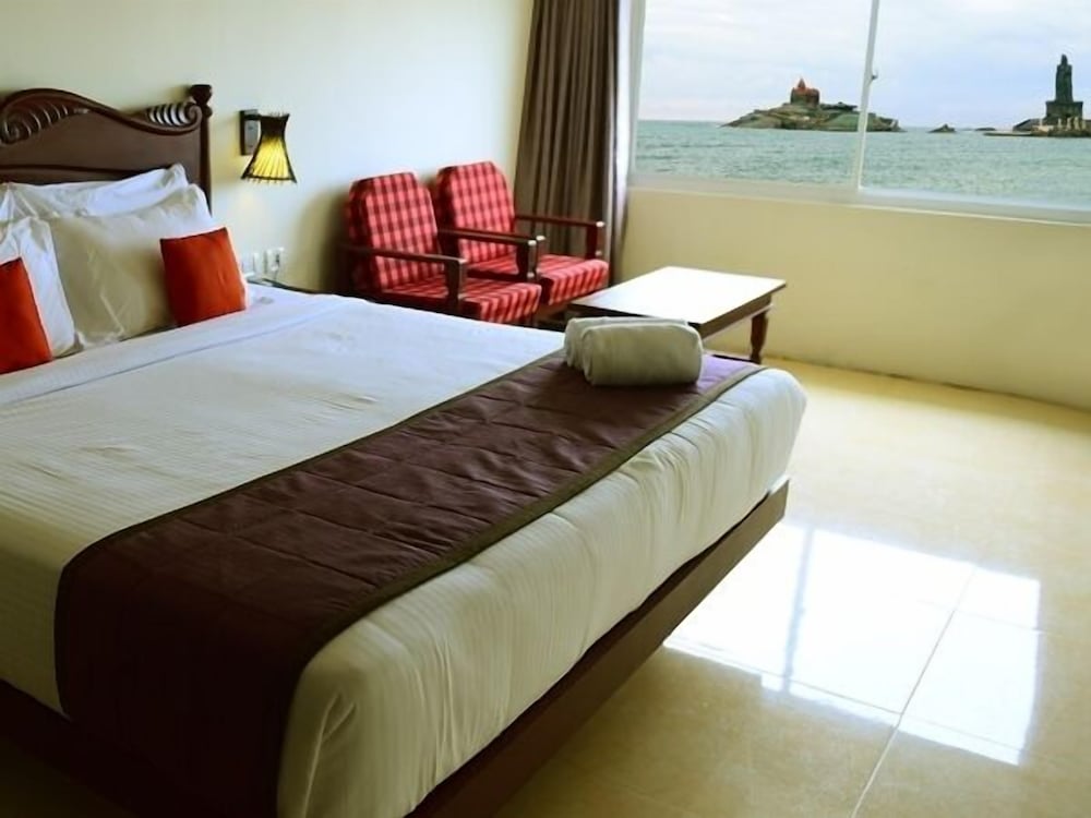Superior Double Room, 1 King Bed, Ocean View, Oceanfront photo 3