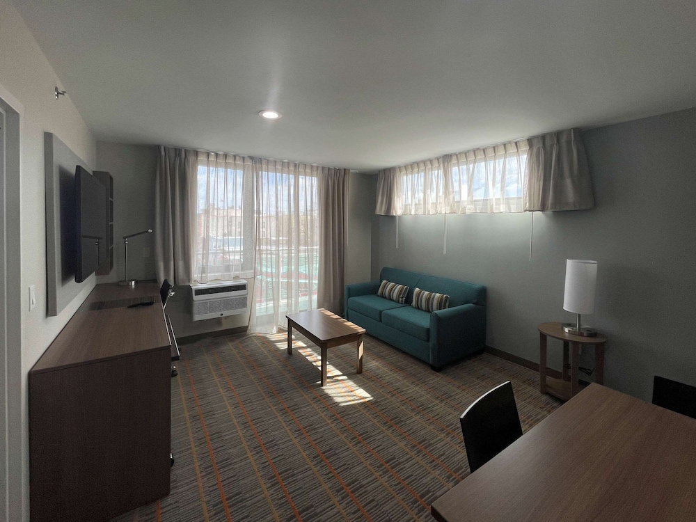 Suite, 2 Double Beds, Non Smoking photo 1