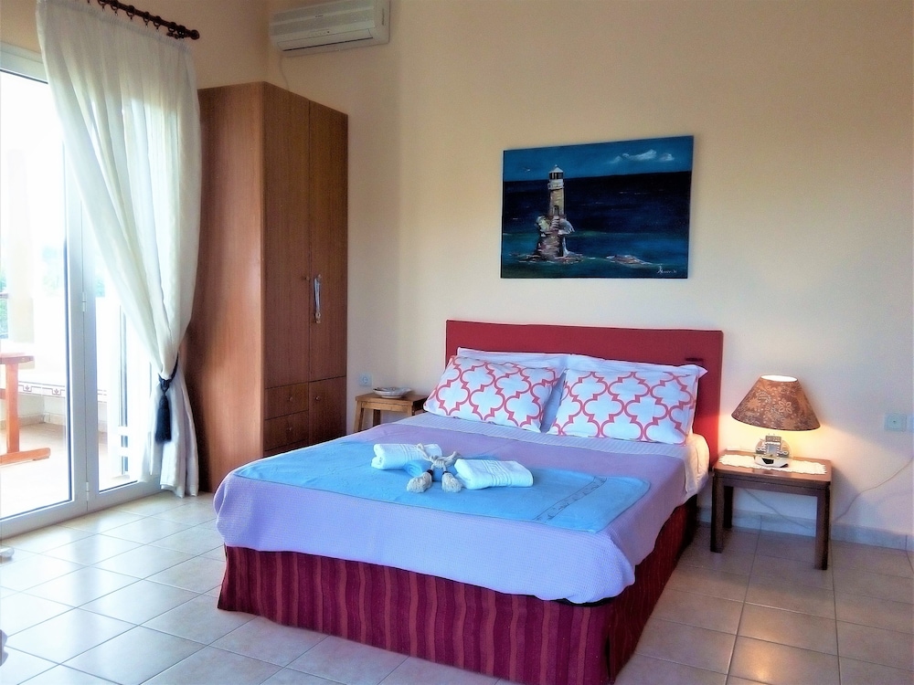 Standard Studio Suite, 1 Double Bed, Lanai, Vineyard View